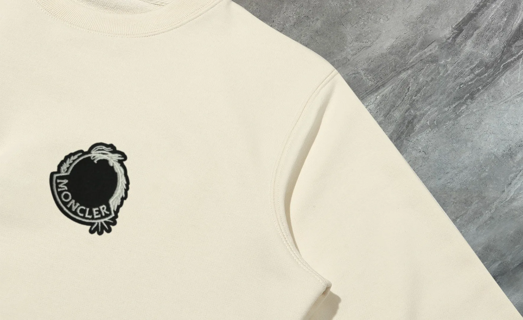 〖 𝐌𝐎𝐍𝐂𝐋𝐄𝐑~ 〗 440g ， 😎 ， ， Factory 2025 T ， ， Premium LOGO， Same Style ：Black White Size：S M L XL 2XL